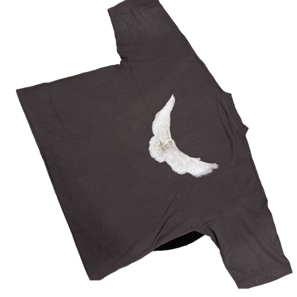 Yeezy Gap Engineered by Balenciaga Dove 3/4
Sleeve Tee XL & L